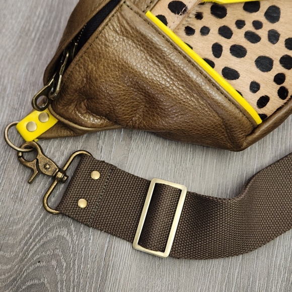 PARKER THATCH CROSS YOUR HEART SLING BAG IRENE'S SPECIAL COMBO #1 OLIVE GREEN - Picture 3 of 7